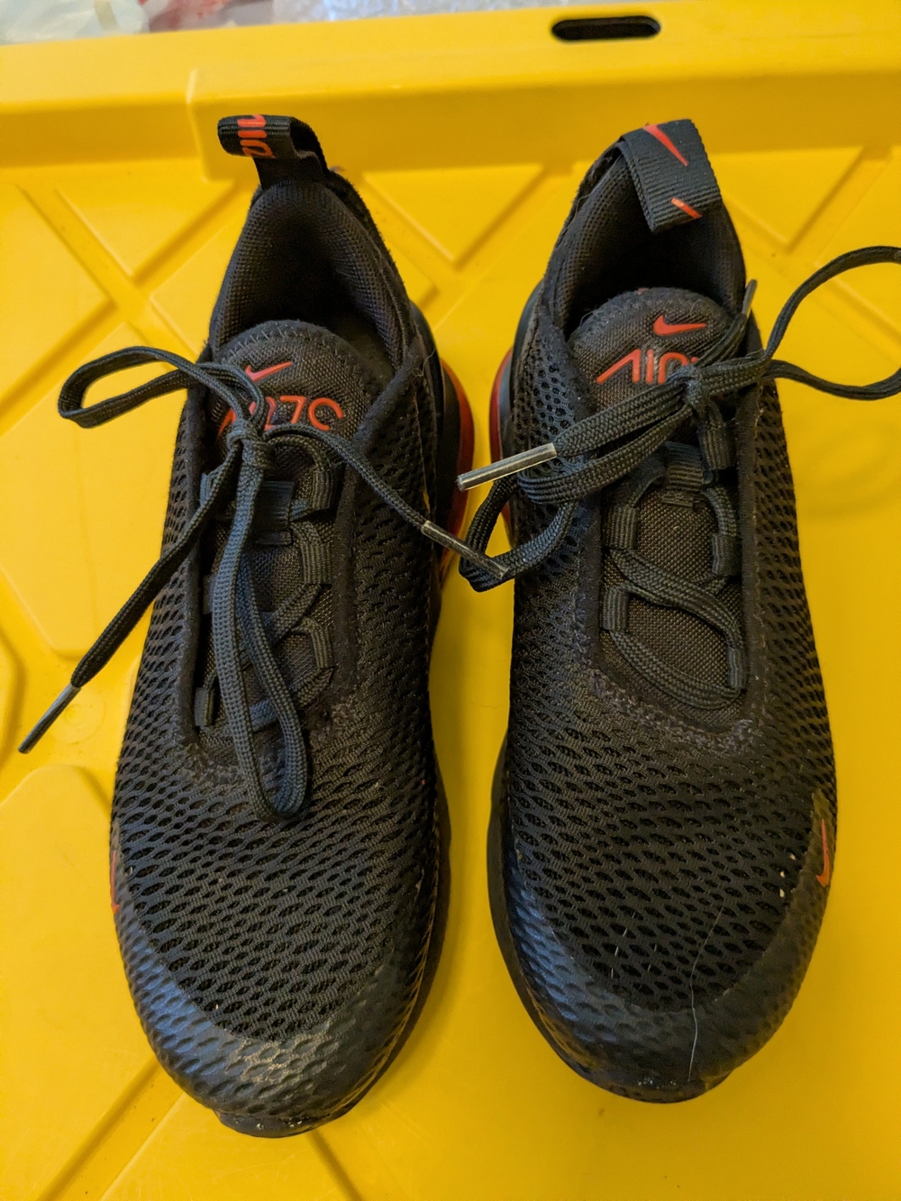 Nike Air 270Kids 13C Black Sneakers with Red Accents
